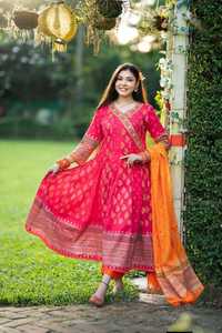 Salwar Kameez traditionnel pour femme en coton jaune et vert imprimé, longueur cheville, avec fonction d'évacuation de l'humidité et panneau avant brodé - Product Image 4