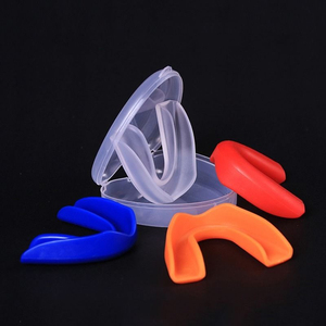 Protector Bucal de Silicona Azul y Naranja con Estuche de Plástico Transparente, Accesorio de Protección Deportiva, Producción Harry Johnson - Product Image 3