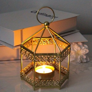 Lanterne marocaine décorative inspirée des palais, en métal artisanal, pour porte-bougie de luxe et décoration élégante d'espace de vie - Product Image 4