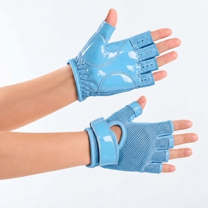Guantes para pole dance para mujer que proporcionan un agarre confiable, un ajuste suave, movimiento cómodo y un estilo elegante para el entrenamiento. - Product Image 3