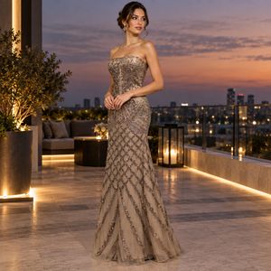 Robe de sirène ornée |   Robe de soirée longue sans bretelles avec motif géométrique à sequins et jupe évasée superposée pour les événements - Product Image 2