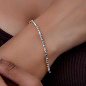 Pulsera de tenis chapada en rodio con moissanita de corte redondo VVS, pulsera clásica de lujo con diamantes incrustados para mujer - Product Image 5