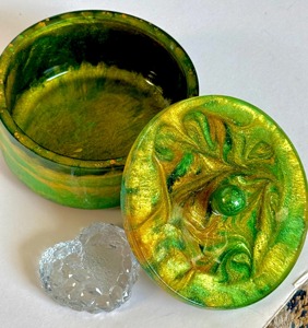 Caja de Resina Floral Personalizada Premium, Caja de Joyería Decorativa Hecha a Mano, Organizador de Almacenamiento de Joyas, Pequeño Regalo de Joyería de Resina - Product Image 4