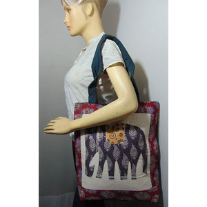 Sac fourre-tout en toile ethnique de haute qualité pour femme avec patch éléphant, grande capacité, compartiment zippé, motif imprimé en bloc, doublure en coton - Product Image 3