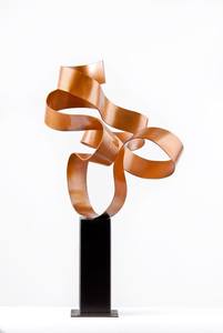 Escultura Moderna de Lujo en Aluminio con Diseño Abstracto, Arte Decorativo Hecho a Mano para Decoración de Mesa de Oficina u Hogar, Estatua de Arte Metálico con Base Negra - Product Image 2