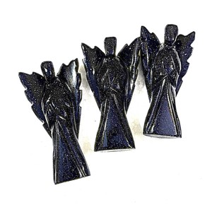 Venta al por mayor de hermosas figuras de ángeles de piedra de oro azul natural de 3 pulgadas, talladas a mano, figuras de hadas, torres de cristal, artesanías de ángeles - Product Image 3