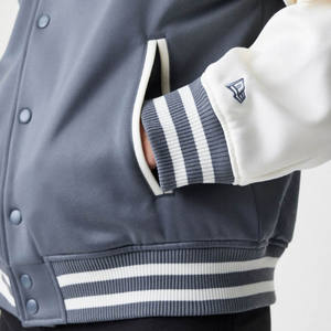 Veste de baseball pour homme sur mesure, veste varsity avec logo personnalisé, veste brodée de haute qualité et épaisse - Product Image 3