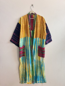 Kimono vintage de seda suave y cómodo, hecho a mano, teñido a mano, bata larga, pareo de playa - Product Image 1