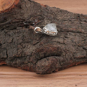 Collier vintage en argent sterling 925 plaqué platine avec pierre de naissance de mars, aquamarine naturelle, pierre précieuse bleue, barre fine, unisexe - Product Image 3