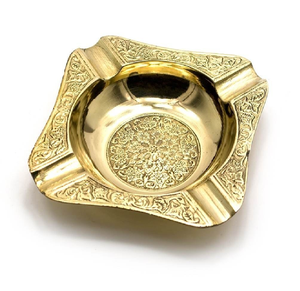 Cendrier carré en métal doré antique, détaillé, avec un motif de vigne sur toute la surface, disponible à prix de gros. - Product Image 2