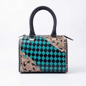 Bolso de mano mini Speedy para mujer, de cuero 100% genuino, con diseño floral tallado y patrón a cuadros de diamantes en azul cielo y negro. - Product Image 1