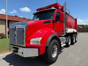 Tracteur routier poids lourd 6x4 avec cabine couchette diesel pour le transport de marchandises commerciales - Product Image 2