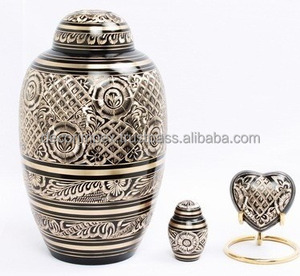 Urne funéraire en laiton moderne et écologique, vase de table pour la maison ou les services funéraires - Product Image 6