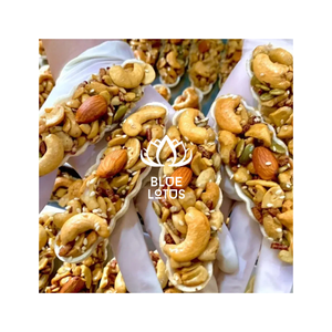 Tarte aux noix croustillante en forme de bateau certifiée Halal, prête à consommer, gaufrette aux noix mélangées, collation, OEM - Product Image 1