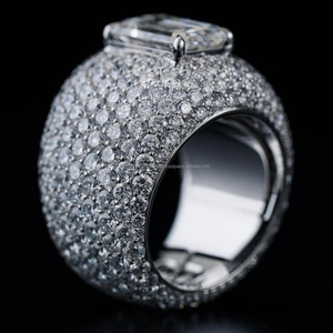 Anillo de Boda Unisex Clásico de Plata 925 con Baño de Rodio y Moissanita Corte Esmeralda Engastada en Puntas, para Mujer, Regalo de Aniversario - Product Image 1