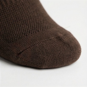 Chaussettes habillées classiques pour hommes en coton côtelé noir, blanc, beige, couleur unie, chaussettes mi-mollet souples et extensibles pour usage quotidien, décontracté ou sportif - Product Image 4