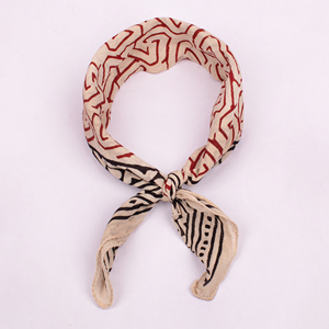 Foulard carré en coton premium écologique, style Bagaru, imprimé à la main, bandana unisexe respirant, à nouer autour du cou ou sur la tête - Product Image 5