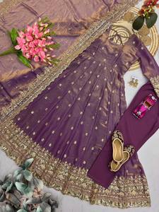 Ensemble Anarkali en soie violette avec dupatta, tenue traditionnelle indienne et pakistanaise pour femme, longueur ras du sol, pour mariage, extensible et coupe ample - Product Image 4