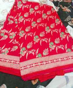 Sari de Seda Banarasi Mashru Katan Tradicional de Lujo, Tejido a Mano, con Meenakari, Diseño Floral Intrincado, Elegante Pallu para Fiesta - Product Image 3