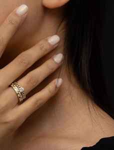 Anillo minimalista único de diamantes cultivados en laboratorio con corte redondo para unisex, oro amarillo de 14 quilates, anillo de boda ancho para parejas, joyería fina para ella. - Product Image 4