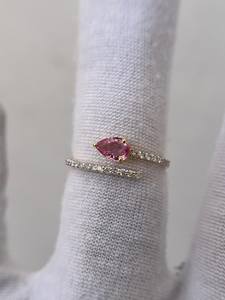 Anillo de compromiso único con dos zafiros de corte pera y ovalado, vintage, en plata de ley 925 con baño de oro de 14K. - Product Image 2