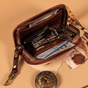 Porte-clés en cuir fait main de qualité supérieure avec coutures soignées et système de gestion des clés organisé, à prix raisonnable - Product Image 2