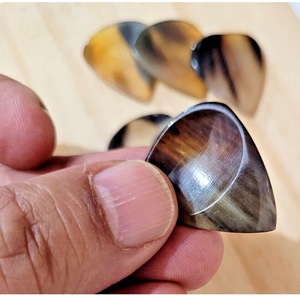 Púa de guitarra de ojo de tigre natural, accesorio de guitarra de piedra de ojo de tigre, púa de guitarra de piedra con color - Product Image 2