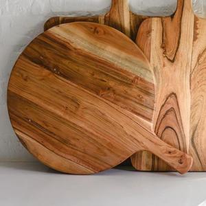 Tabla de cortar de madera de acacia, diseño redondo grande tipo pala, gruesa, duradera, segura para cuchillos, ideal para cortar, servir y uso elegante en la cocina. - Product Image 5