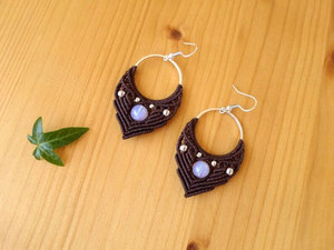Boucles d'oreilles créoles bohèmes en macramé avec incrustation de perles, design géométrique, bijoux en argent 925 pour femme, à porter au quotidien - Product Image 3