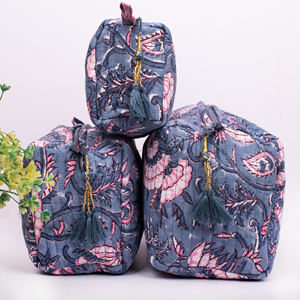 Magnifique ensemble de trousses de maquillage matelassées à cordon, grandes, pour femmes, vente en gros, pour l'été, le voyage, le rangement, portables, souples, pour la plage et les produits de toilette - Product Image 2