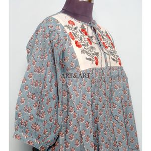 Robe d'été moderne en coton tricoté pour femme, coupe trapèze, col en V, bretelles ajustables à pompons, confortable, respirante, imprimé floral, naturel - Product Image 5