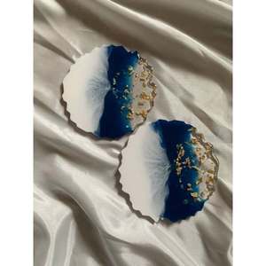 Lot de sous-verres élégants en résine pour cafés, restaurants, bars et divertissements à domicile – Disponible à la vente en gros - Product Image 1
