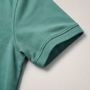 Polo de Punto de Manga Corta Color Verde Azulado para Hombre, Corte Regular Informal, Diseño con Botones - Product Image 6