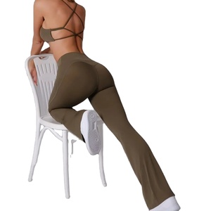 Servicio OEM Disponible: Ropa Deportiva, Conjunto de Top Corto Ajustado y Pantalones Cortos para Yoga, Top Halter, Pantalones Casuales para Fitness - Product Image 2