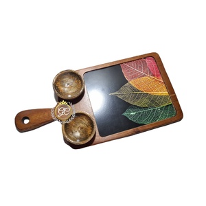 Plateau de service en bois d'acacia avec bol à croustilles et à trempette intégré Plateau à collation rond pour apéritifs, fêtes et divertissements - Product Image 1