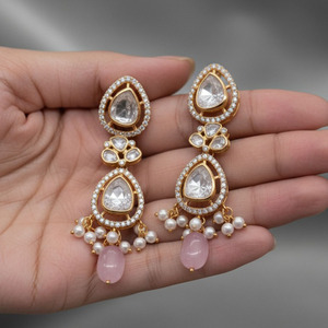 Boucles d'oreilles clous tendance Jessica Creation en argent sterling 925 plaqué rhodium avec moissanite naturelle Polki pour mariage et fiançailles - Product Image 2