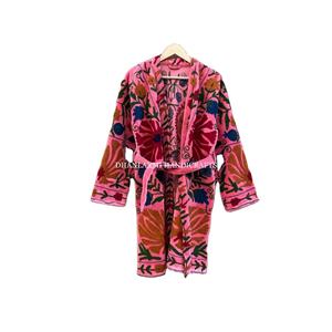 Suzani กิโมโนกำมะหยี่สีชมพู,ชุดคลุมอาบน้ำพิมพ์ลายดอกไม้ผ้าฝ้ายอินเดียชุดคลุมอาบน้ำชุดแม็กซี่เสื้อคลุม Boho สำหรับทุกเพศ - Product Image 1