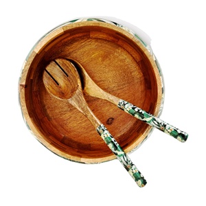 Ensemble de saladiers et de serveurs à salade Woodland en bois naturel avec 2 spatules, ustensiles durables faits à la main - Product Image 1