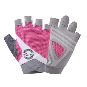 Gants de fitness demi-doigts personnalisés Taches en cuir de haute qualité pour l'entraînement en salle de sport et les compétitions d'haltérophilie - Product Image 1
