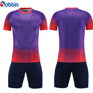 Maillots de football respirants de qualité supérieure, tenues de football personnalisées, maillots de football imprimés par sublimation, ensembles de vêtements de sport - Product Image 1