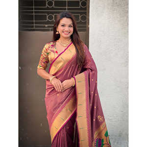 Sari de Seda Tejida Paithani Zari para Vestidos de Noche, Reversible y con Protección Solar, Diseño Intrincado y Elegante - Product Image 5