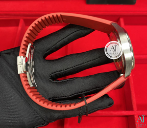 Montre de luxe à quartz avec bracelet en acier inoxydable, cadran en cristal saphir et accents en moissanite pour affichage analogique, boîte incluse - Product Image 6
