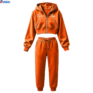 ชุดเซ็ตเสื้อครอปฮู้ดสีเทาและกางเกงจ็อกเกอร์สำหรับผู้หญิง แต่งด้วยคริสตัล สไตล์สตรีทแวร์ 2 in 1 ชุดฤดูหนาว - Product Image 6