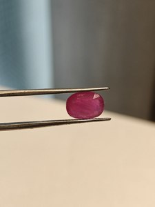 พลอยทับทิมสีแดงทรงคุชชั่นคุณภาพสูง 3.69 กะรัต สำหรับงานออกแบบเครื่องประดับชั้นดี ในราคาที่ดีที่สุด - Product Image 3