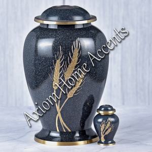 Urna de cremación tradicional de latón con detalles grabados a mano Almacenamiento de cenizas resistente y seguro por Axiom Home Accents - Product Image 2