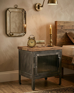 Table de chevet industrielle avec porte en verre cannelé - Product Image 1