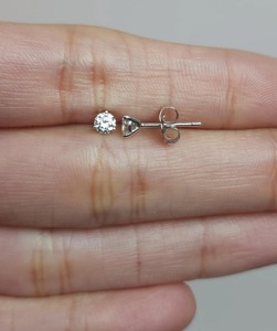 Pendientes de Diamantes Cultivados en Laboratorio de 0.15 Ct en Oro de 14K, Certificados por IGI, con Engaste de 3 Puntas, Joyería Fina Elegante, Regalo para Mujer, para Fiestas - Product Image 5