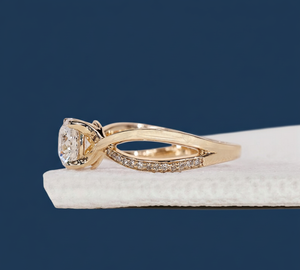 Anillo de Diamante Cultivado en Laboratorio de 1.1 Quilates, Corte Redondo, Oro Amarillo de 14K, VVS2, Certificado IGI, Anillo de Compromiso Infinito, Venta al Por Mayor OEM - Product Image 3