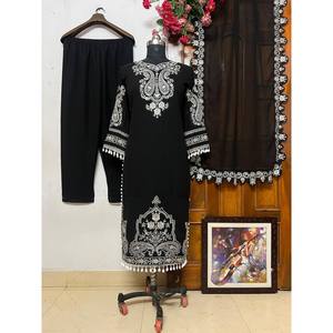 Magnifique ensemble de vêtements indiens et pakistanais, haut, bas et dupatta élégants pour les fêtes - Product Image 1