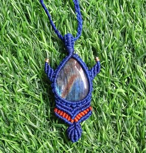 Collar con Colgante de Labradorita Hecho a Mano, Gema con Destello Azul, Cordón Ajustable, Joyería Artesanal Boho para Mujer - Product Image 3